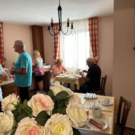 Penzion Moravsky Sommelier Valtice Bagian luar foto